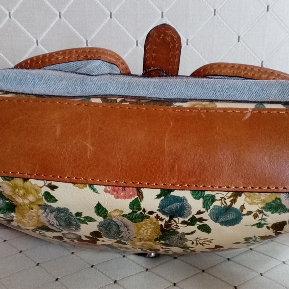 PATRICA NASH CROSSBODY PURSE - Picture 5 of 9